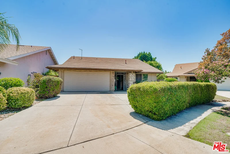 11560 Wyandotte, North Hollywood, CA 91605