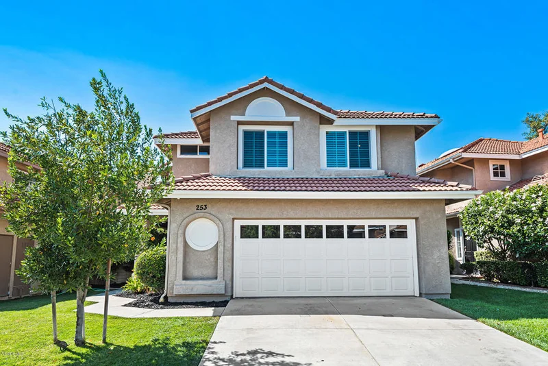 253 St Croix, Oak Park, CA 91377
