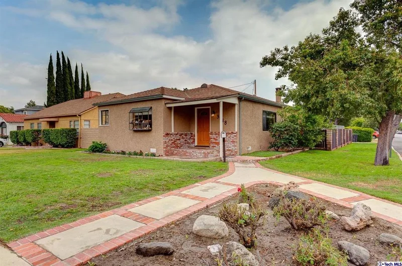 3018 Wyoming, Burbank, CA 91505