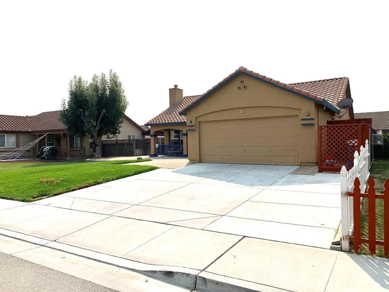 1131 Kimberly, Hollister, CA 95023