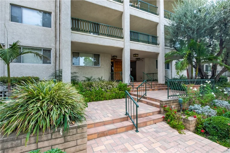 420 Madison Ave., Pasadena, CA 91101
