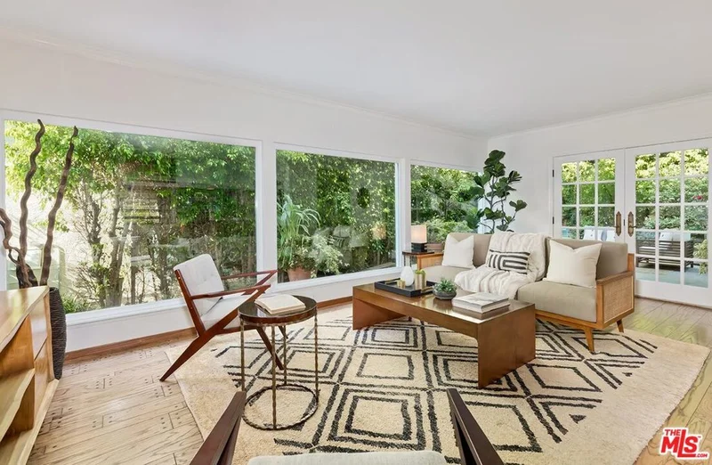 10235 Autumn Leaf, Los Angeles, CA 90077