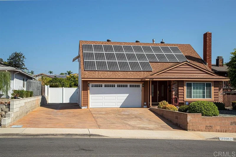 10018 Shaggybark Dr., Santee, CA 92071