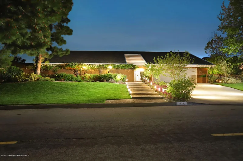 624 Starlight Crest, La Canada Flintridge, CA 91011