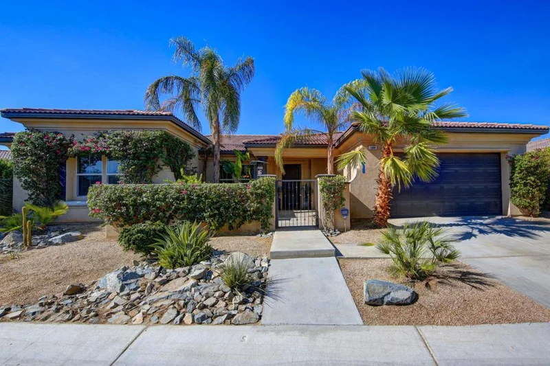 104 Tesori, Palm Desert, CA 92211