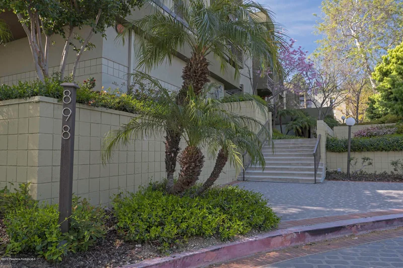 898 Temple Terrace 318, Los Angeles, CA 90004