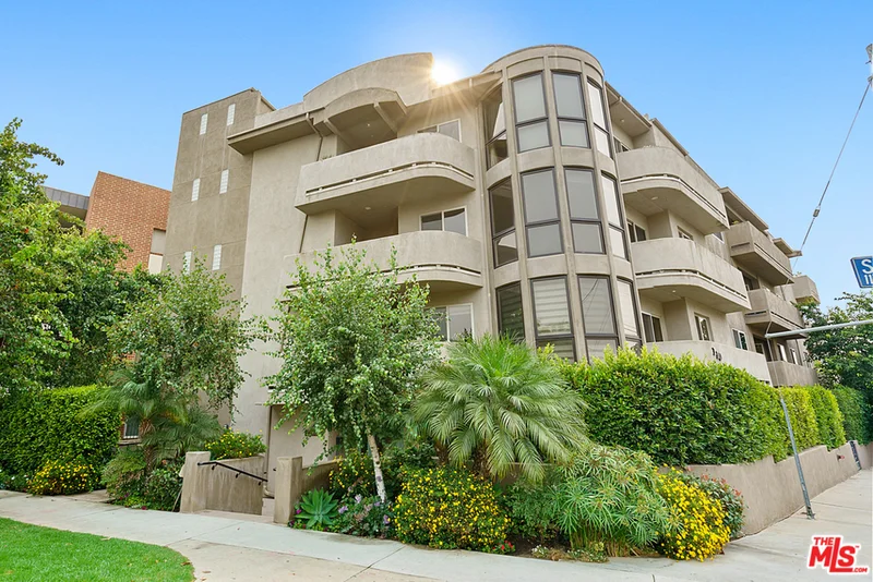 11766 Sunset #202, Los Angeles, CA 90049