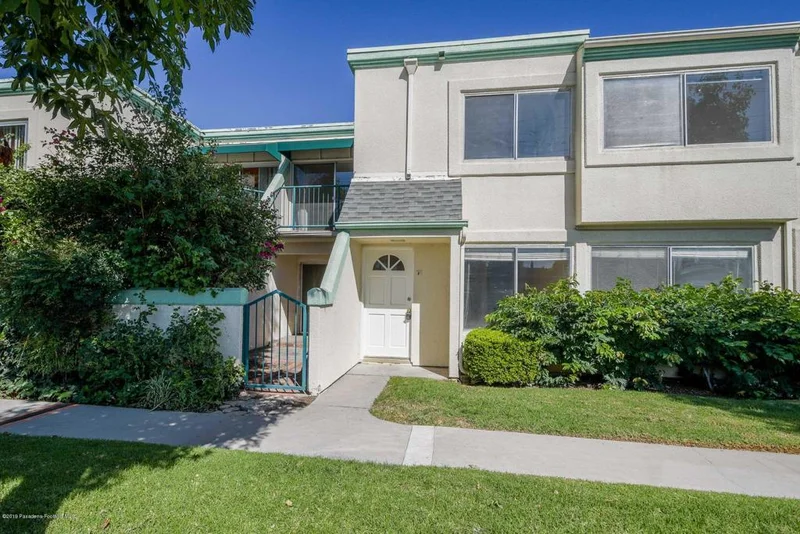 18514 Mayall #F, Northridge, CA 91324