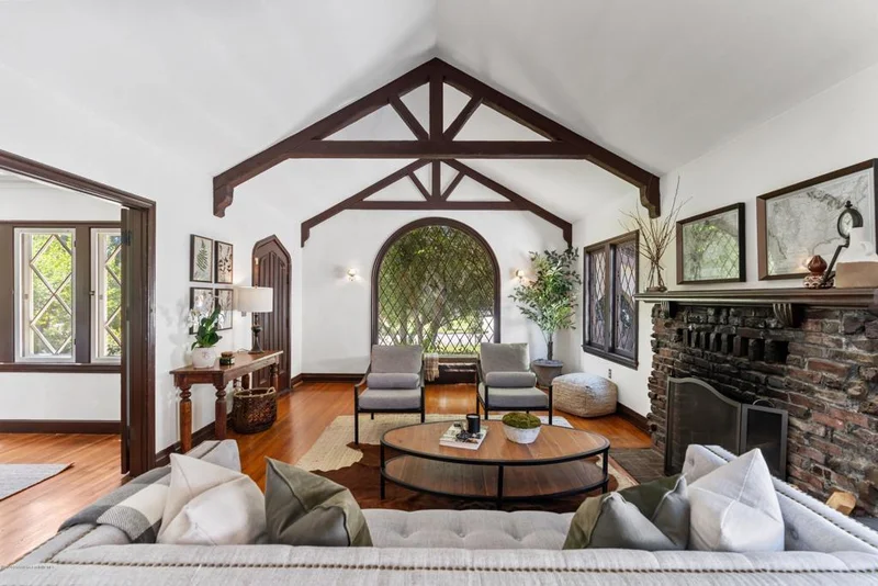 619 Eldora, Pasadena, CA 91104