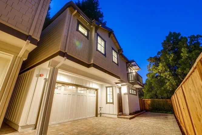 1027 Middlefield, Palo Alto, CA 94301