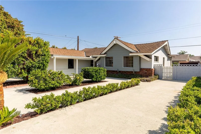 23006 Walnut, Torrance, CA 90501