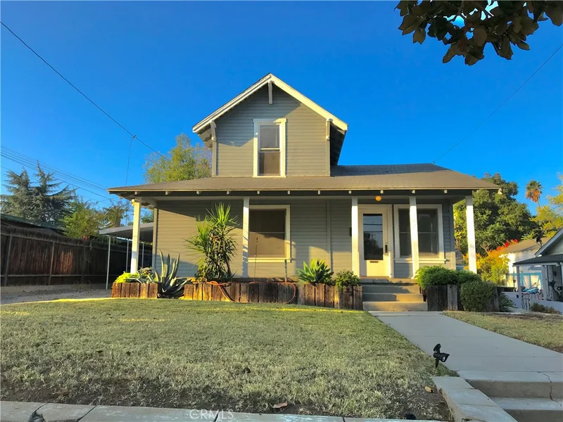 102 S. Center, Redlands, CA 92373