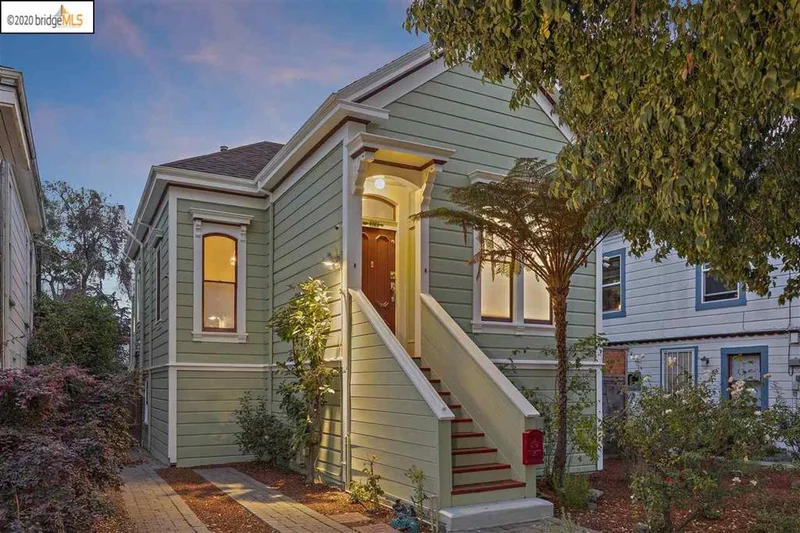 4323 Essex St, Emeryville, CA 94608