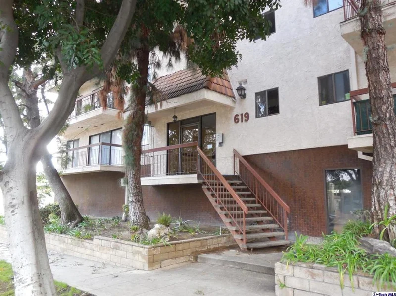 619 Elmwood #H, Burbank, CA 91501