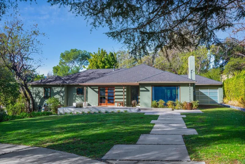 4613 Hillard, La Canada Flintridge, CA 91011