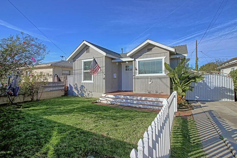 123 B, Port Hueneme, CA 93041