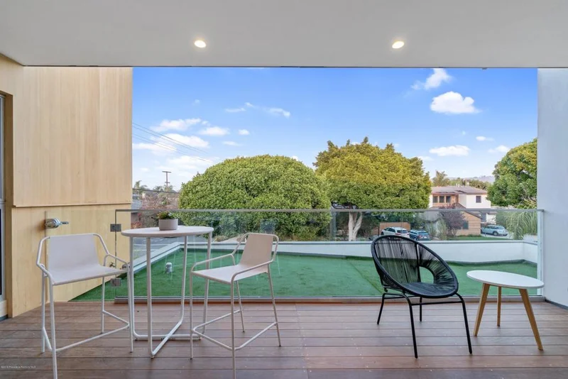 4301 Mentone, Culver City, CA 90232