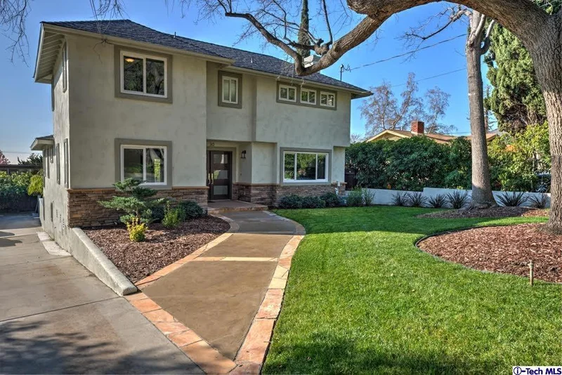 30 W Alegria Avenue, Sierra Madre, CA 91024