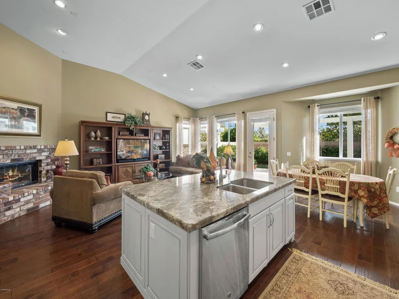 1224 Acapulco, Simi Valley, CA 93065