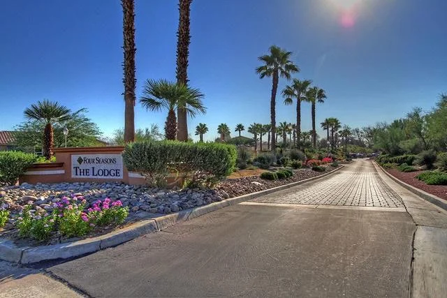 2571 Savanna, Palm Springs, CA 92262