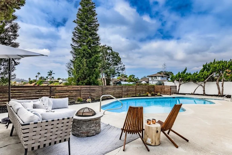 2729 La Gran Via, Carlsbad, CA 92009
