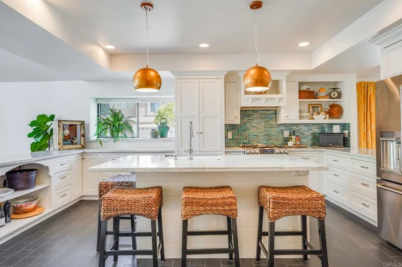 10390 Rue Finisterre, San Diego, CA 92131