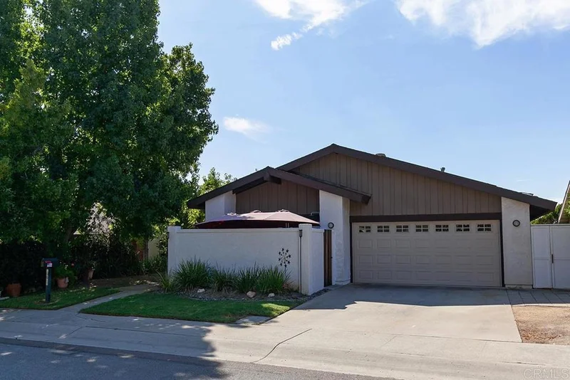 10015 Canyonside Ct, Spring Valley, CA 91977