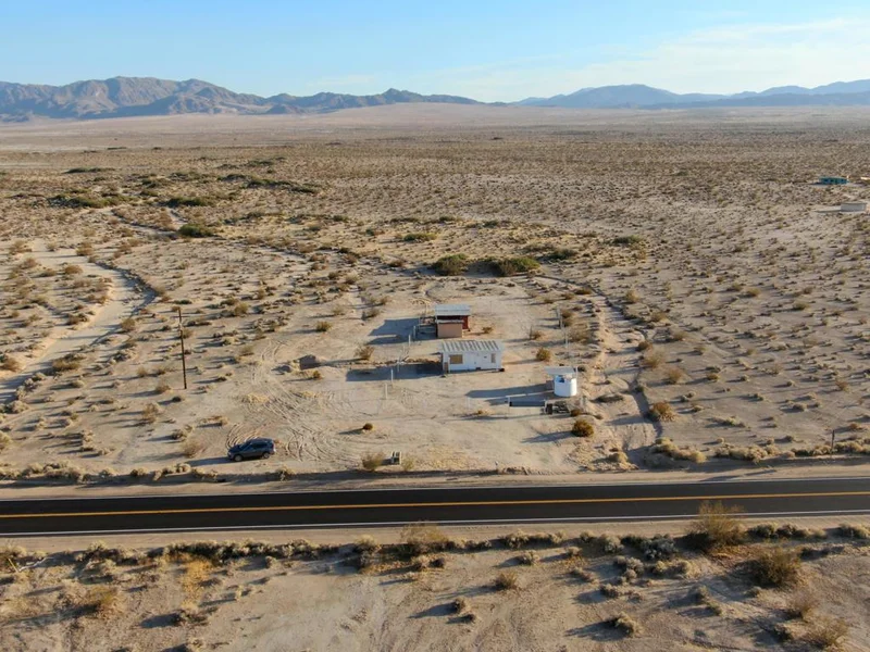 87821 Amboy, 29 Palms, CA 92277
