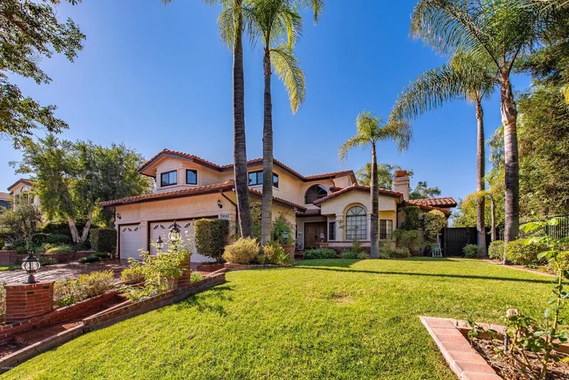 297 Goldenwood, Simi Valley, CA 93065