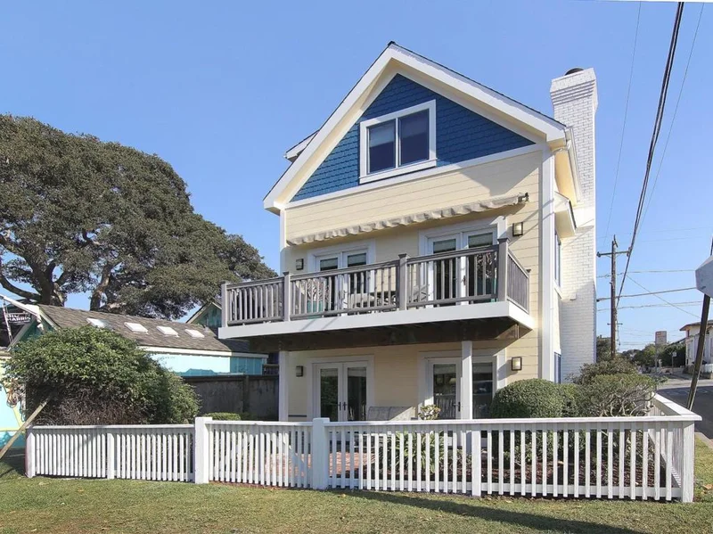 124 19th, Pacific Grove, CA 93950