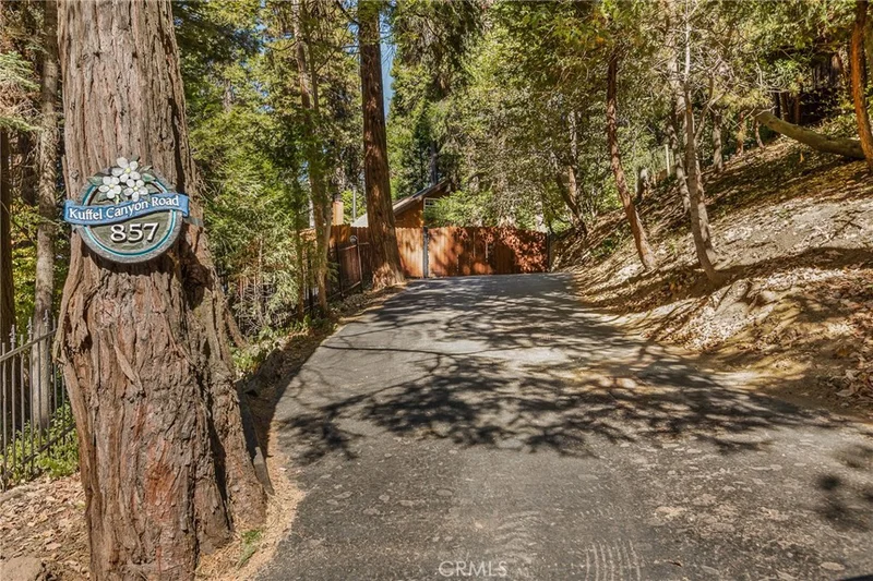 857 Kuffel Canyon, Lake Arrowhead, CA 92385