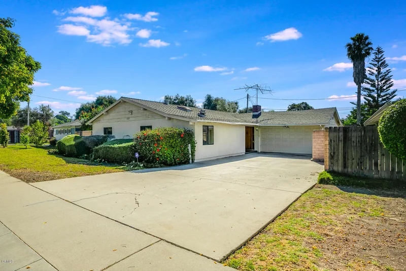 4276 De Paul, Ventura, CA 93003
