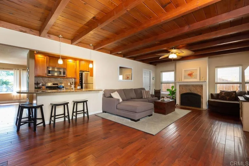 860 Agate, San Diego, CA 92109