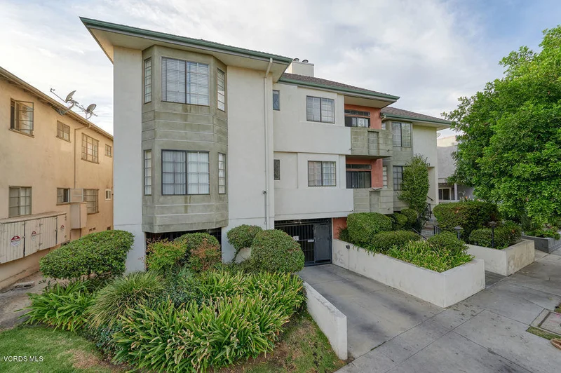 4543 Willis #203, Sherman Oaks, CA 91403