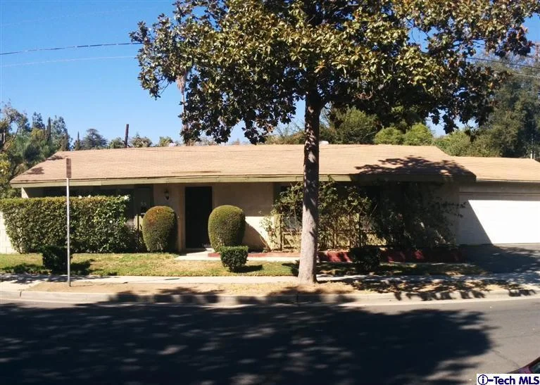 55 Claremont, Pasadena, CA 91103