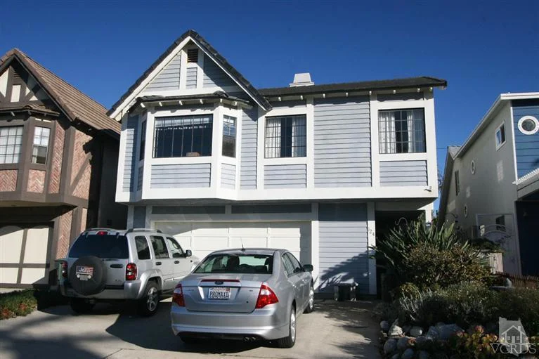 124 Moorpark, Oxnard, CA 93035