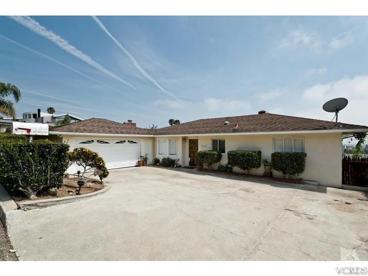 3010 Grove, Ventura, CA 93003
