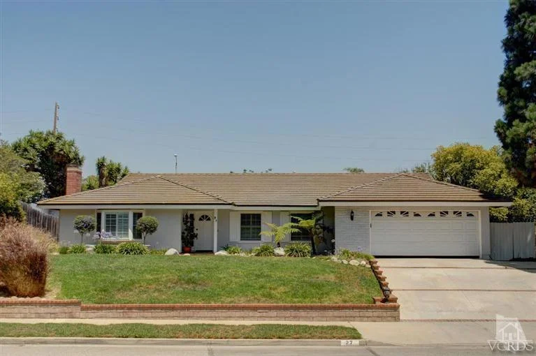 27 Calle Escalon, Camarillo, CA 93010
