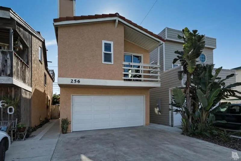 256 Rossmore, Oxnard, CA 93035