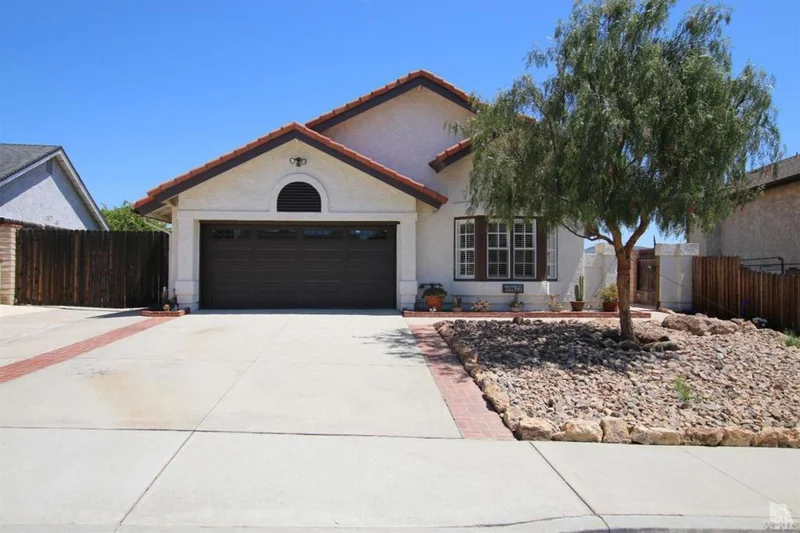 1877 Ridgewood, Camarillo, CA 93012