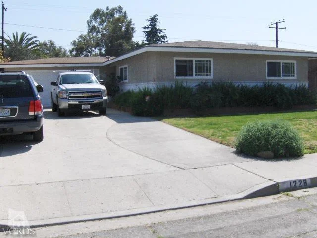 1228 Bruce Drive, Santa Paula, CA 93060