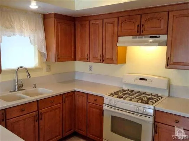 10276 Darling, Ventura, CA 93004