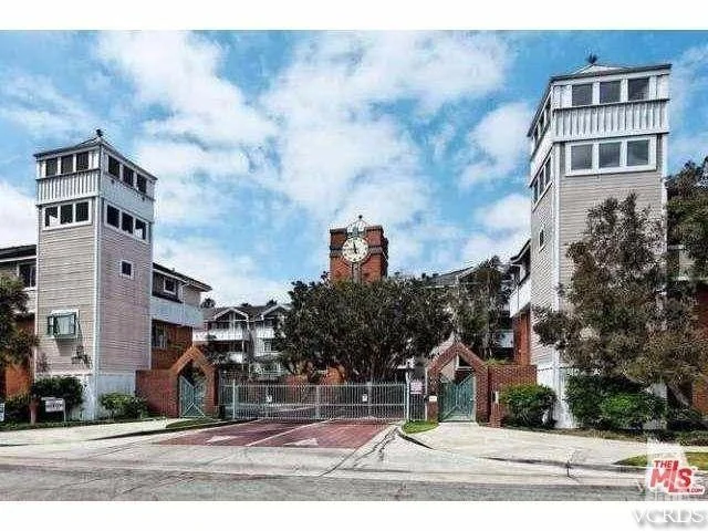 865 B #P2, Oxnard, CA 93030