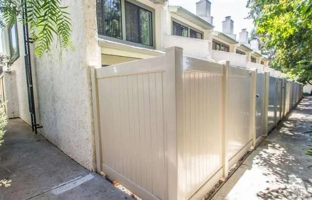 5249 Colodny Dr. #D1, Agoura Hills, CA 91301