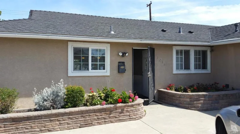 1235 Redwood, Oxnard, CA 93033