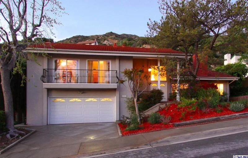 2951 Hopeton, La Crescenta, CA 91214