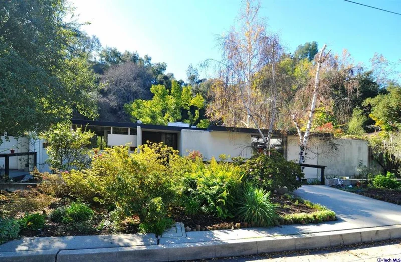 901 Laguna, Pasadena, CA 91105