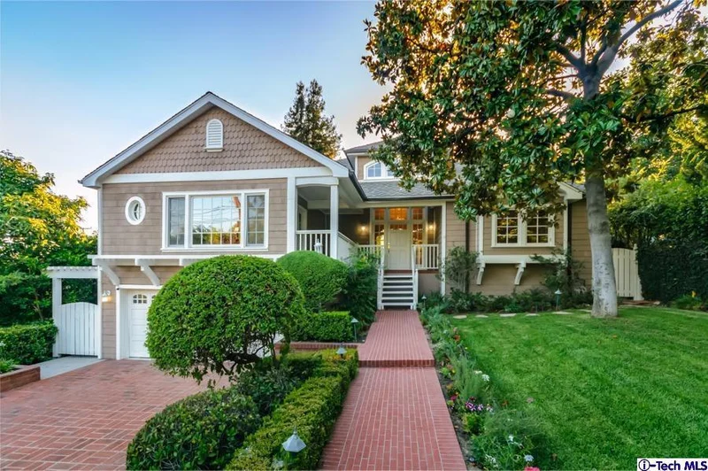 5215 Vista Miguel, La Canada Flintridge, CA 91011