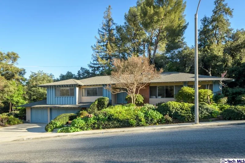 4130 Lanterman, La Canada Flintridge, CA 91011