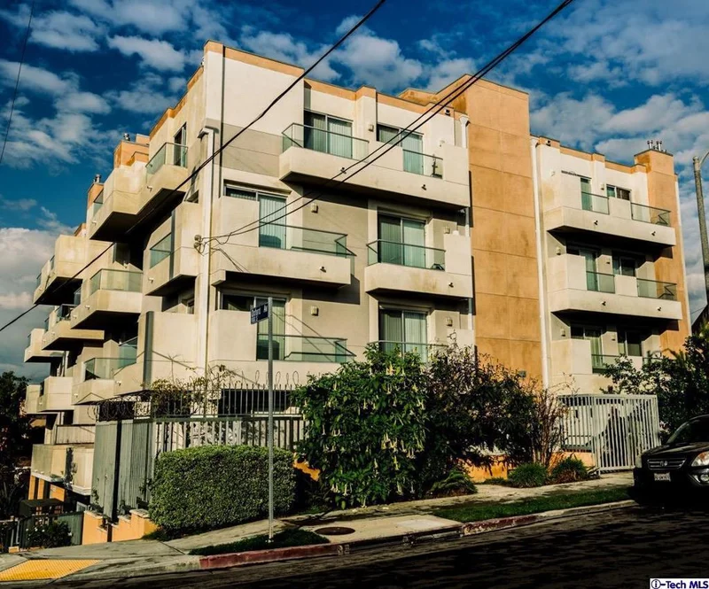 1150 Oxford #203, Los Angeles, CA 90006